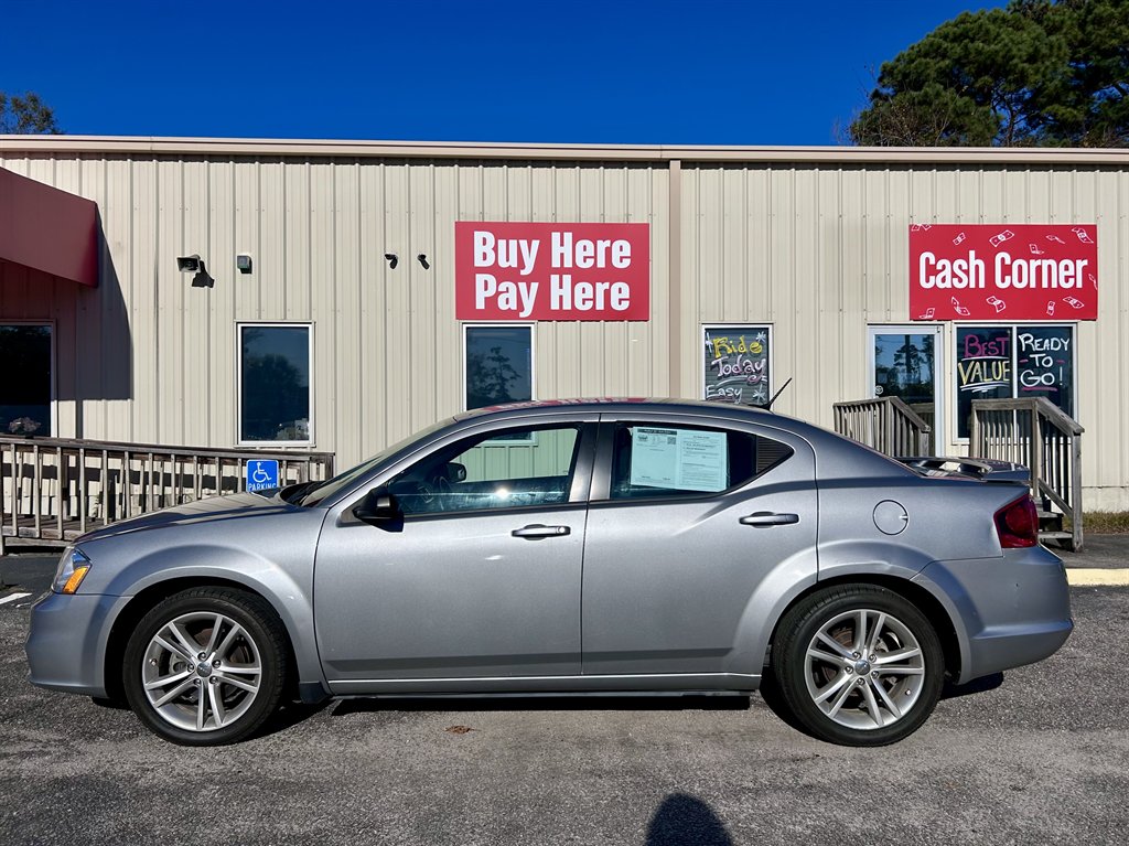 2013 Dodge Avenger SE's photo