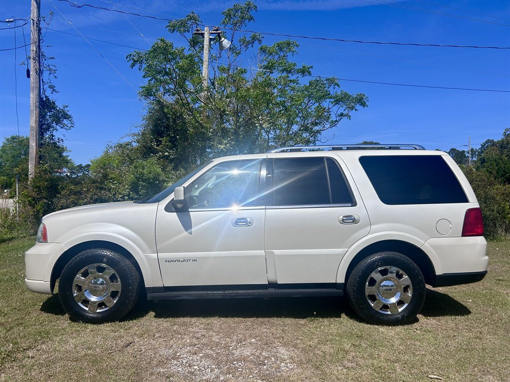 2005 Lincoln Navigator's photo