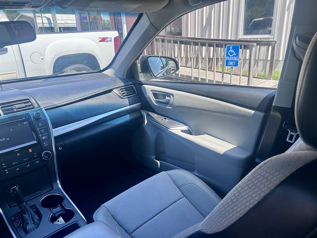 2016 Toyota Camry Special Edition - Photo 10